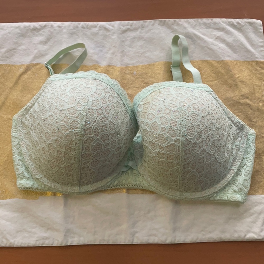VICTORIA’S SECRET Dream Angels Demi Bra